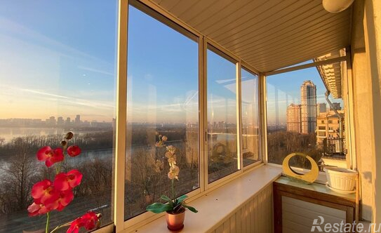 Аренда 3-комн квартиры на вторичном рынке Живописная улица,  д. 48