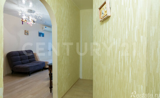 Продажа 2-комн квартиры на вторичном рынке Им Свердлова пгт, 1-й мкр,  д. 30