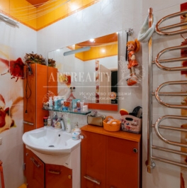 Аренда 3-комн квартиры на вторичном рынке Наличная улица,  д. 3