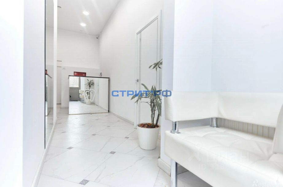 Продажа торгового помещения Староволынская улица,  д. 12 к4