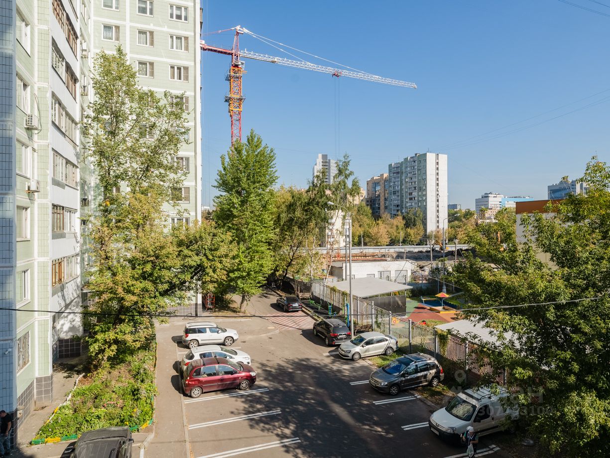 Продажа 3-комн квартиры на вторичном рынке Тихвинская улица, 14к1