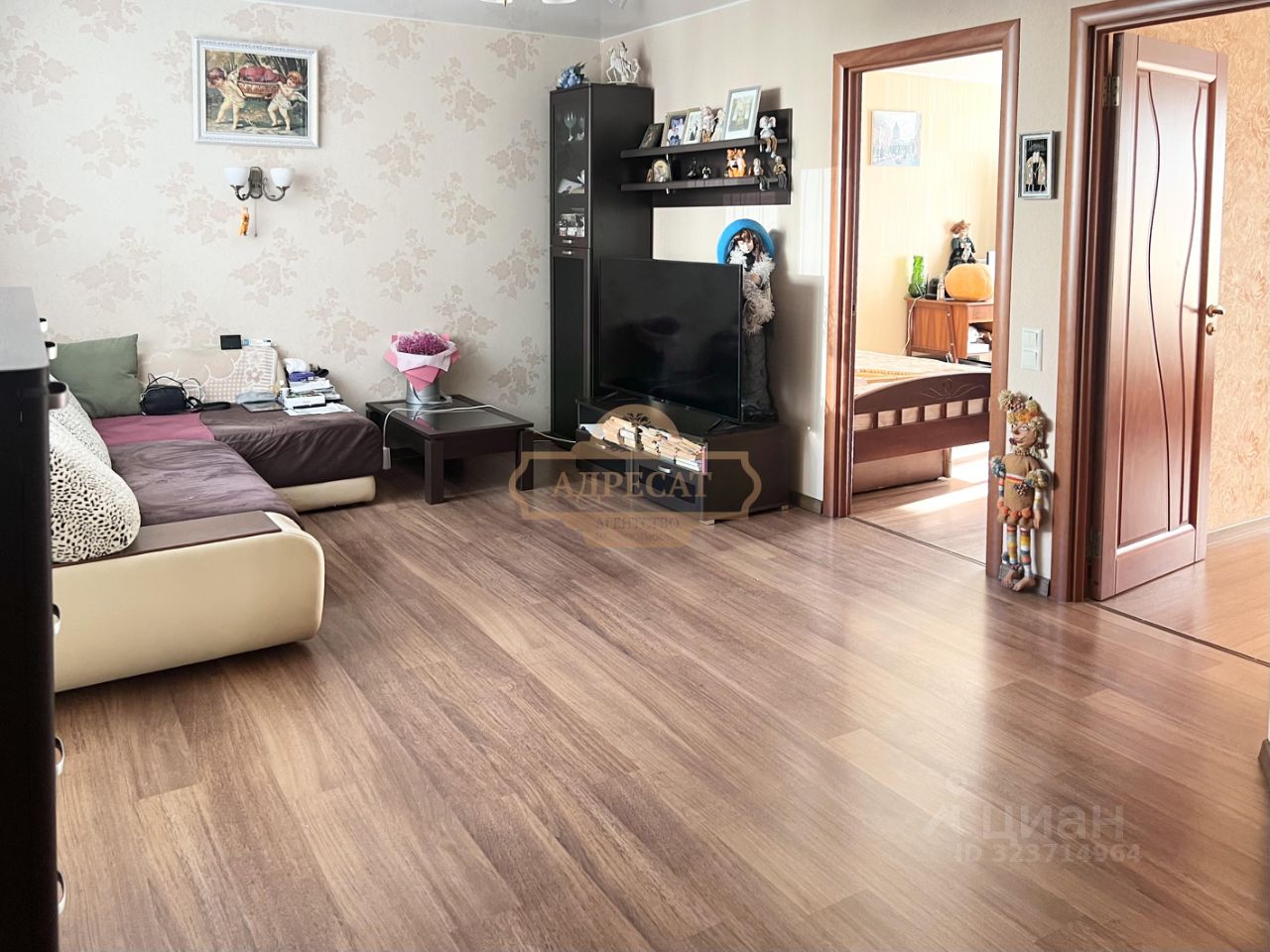 Продажа 3-комн квартиры на вторичном рынке пос. Стрельна, Львовская улица, 27к2