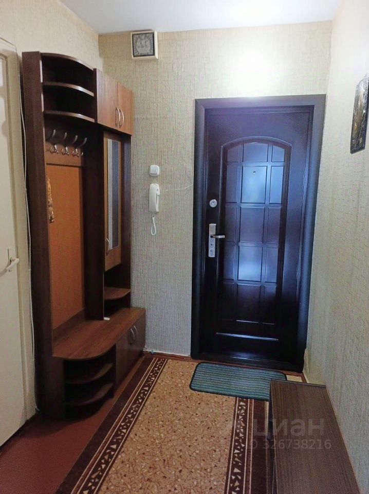 Продажа 2-комн квартиры на вторичном рынке Кириши, проспект Героев, 14