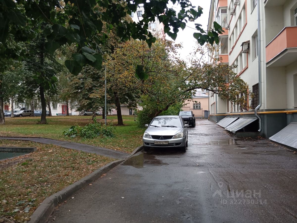 Продажа 4-комн квартиры на вторичном рынке Старая Басманная улица, 22кБс2