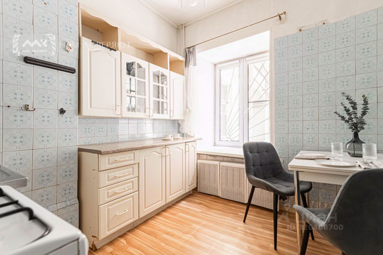 Продажа 2-комн квартиры на вторичном рынке Галерная улица, 47