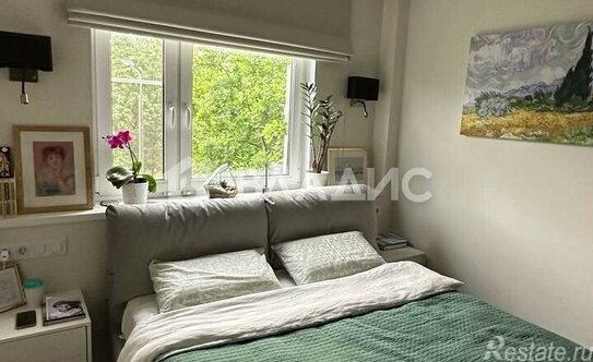 Продажа 2-комн квартиры на вторичном рынке Осенний бульвар,  д. 6