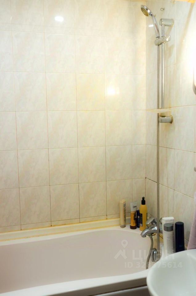 Продажа 3-комн квартиры на вторичном рынке проспект Сизова, 14