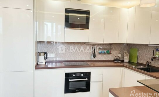 Продажа 4-комн квартиры на вторичном рынке Полярная улица,  д. 32 к2