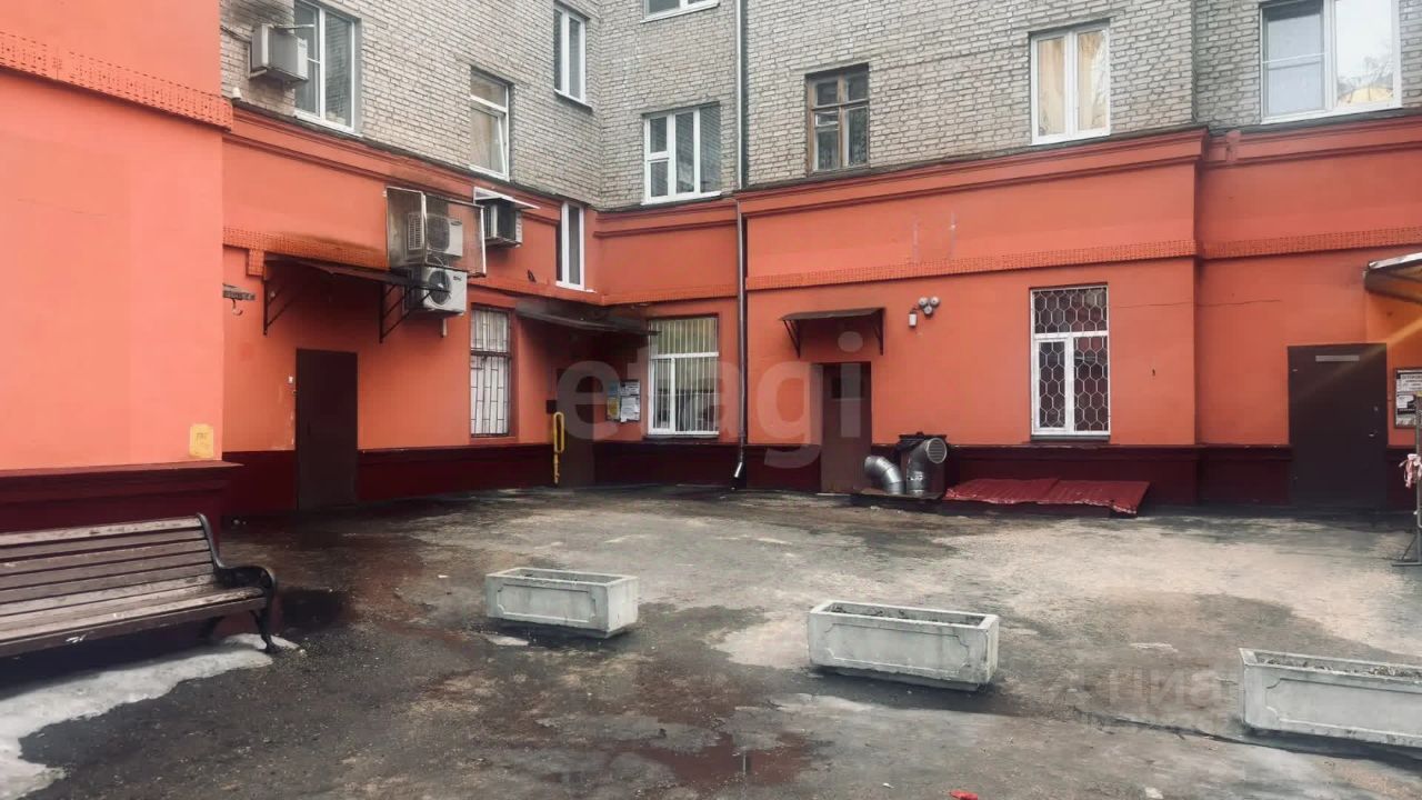 Продажа 2-комн квартиры на вторичном рынке пос. Барвиха,  д. 10