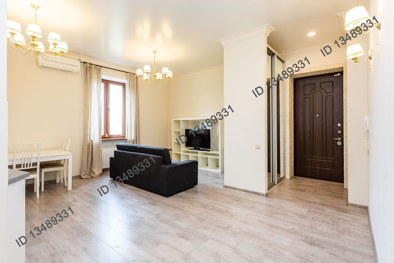 Аренда 2-комн квартиры на вторичном рынке Большая Садовая улица, 3С1