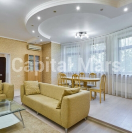 Аренда 4-комн квартиры на вторичном рынке Щемиловский 2-й пер,  д. 4,  к. 2