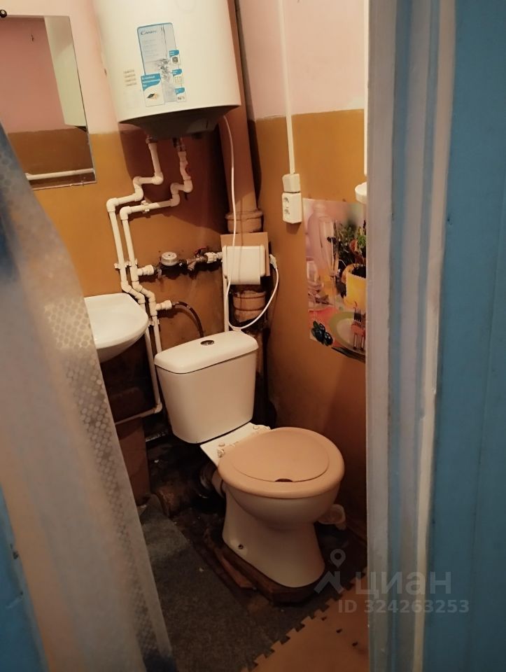 Продажа 1-комн квартиры на вторичном рынке пос. Оредеж, улица Энгельса, 15