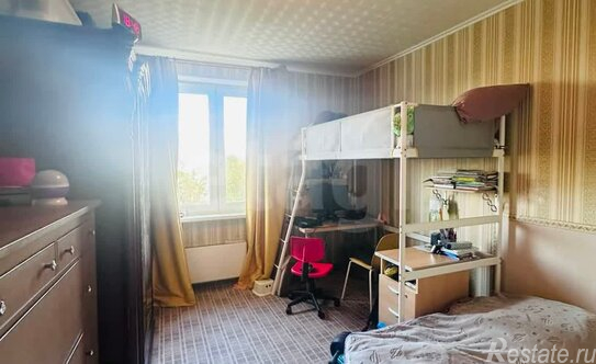 Продажа 3-комн квартиры на вторичном рынке Череповецкая улица,  д. 4