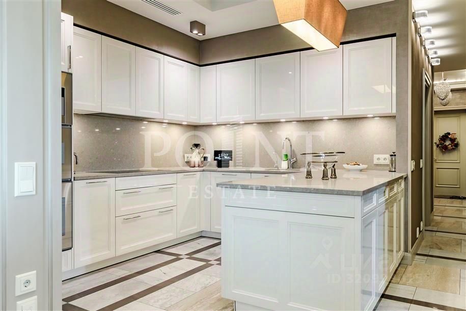 Продажа 4-комн квартиры на вторичном рынке улица Исаковского, 39К1