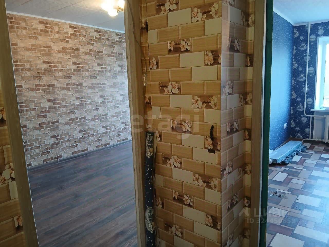 Продажа 1-комн квартиры на вторичном рынке Волхов, улица Дзержинского, 5