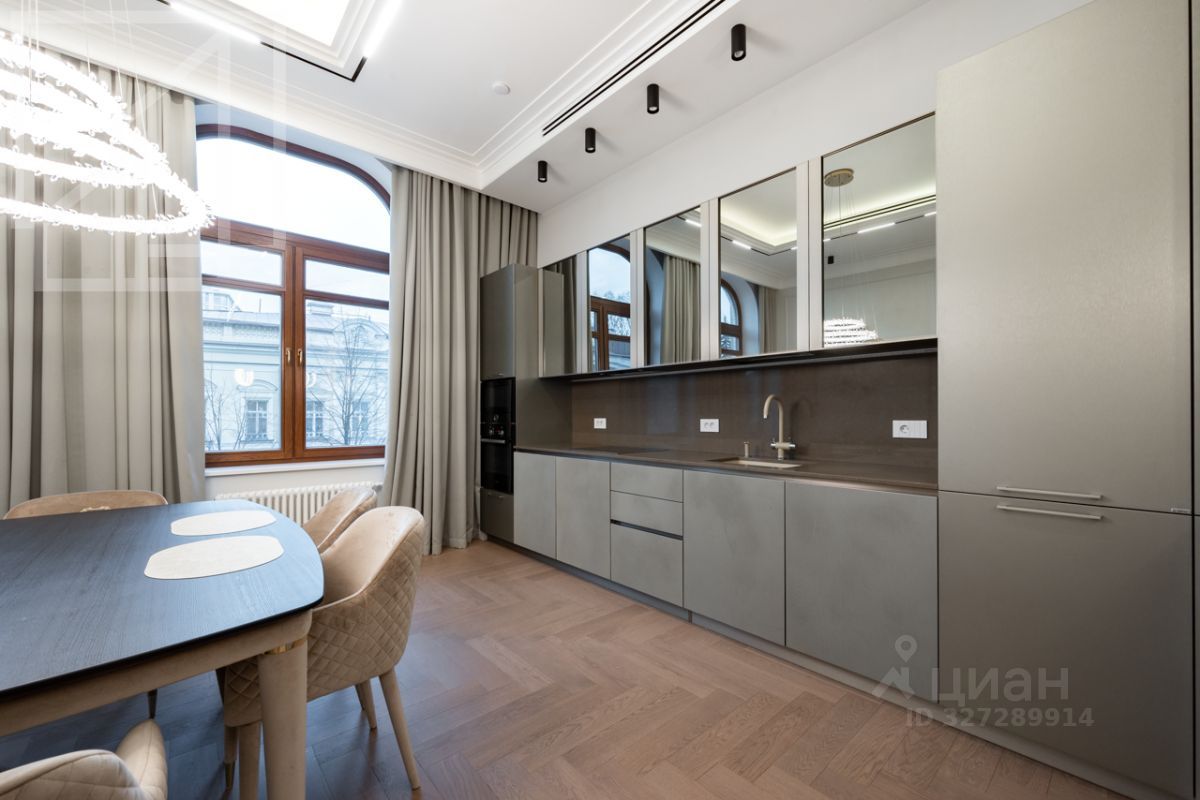 Аренда 3-комн квартиры на вторичном рынке улица Большая Якиманка, 15