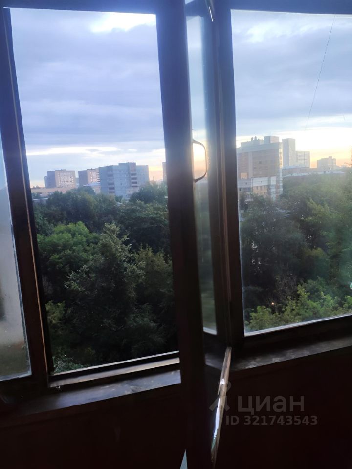 Продажа 2-комн квартиры на вторичном рынке улица Буракова, 5К2