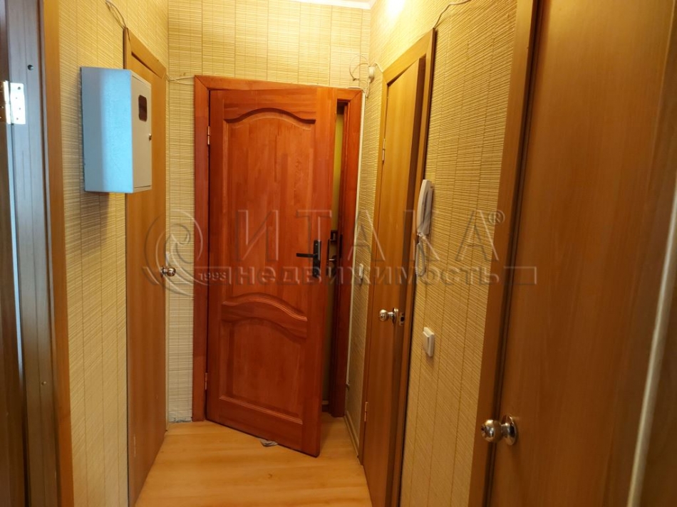 Продажа 1-комн квартиры на вторичном рынке Красное Село, Красногородская,  д. 13,  к. 1