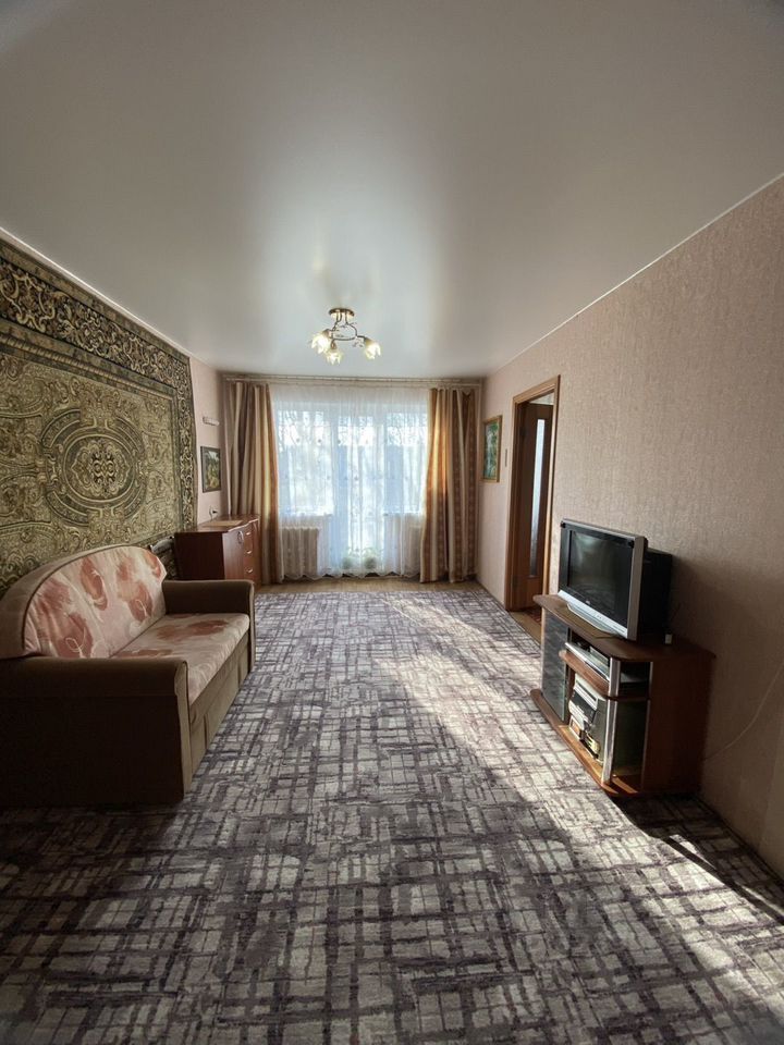 Продажа 2-комн квартиры на вторичном рынке Дружная Горка городской поселок, улица Введенского, 13