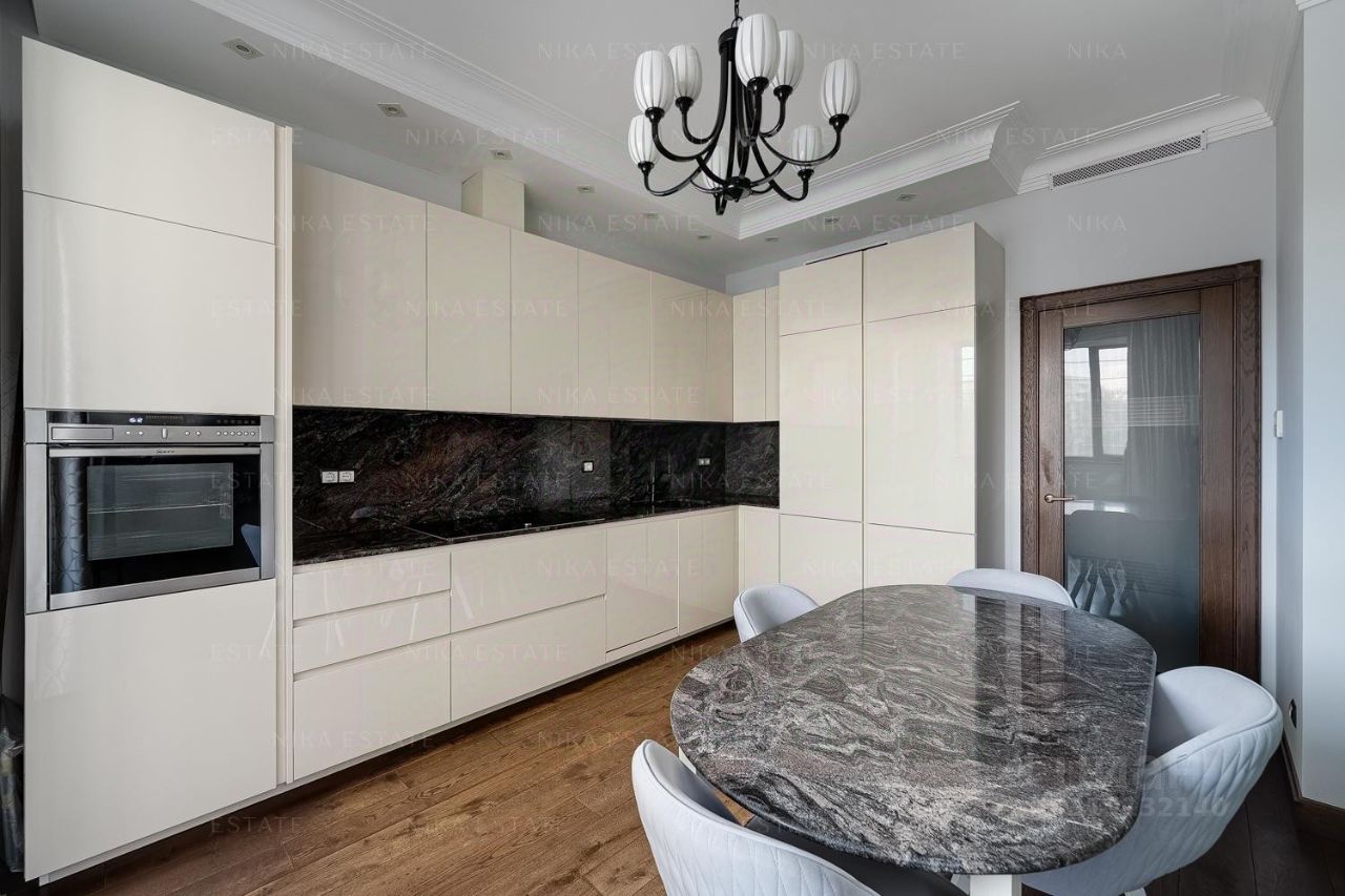 Продажа 4-комн квартиры на вторичном рынке Ярцевская улица, 32