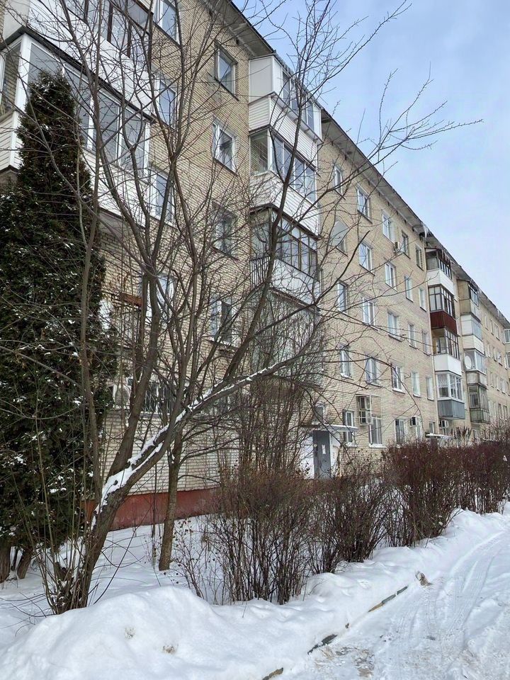 Продажа 3-комн квартиры на вторичном рынке Сходня мкр, Горная улица, 26