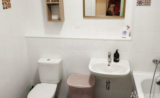 Продажа 2-комн квартиры на вторичном рынке Химки, ул Академика Грушина,  д. 8