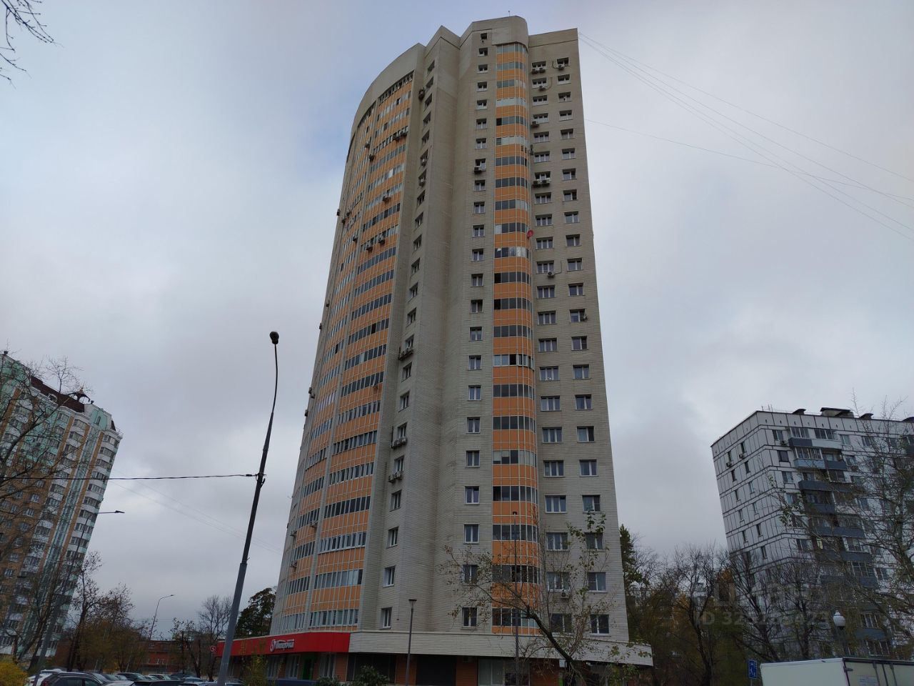 Продажа 2-комн квартиры на вторичном рынке Авиамоторная улица,  д. 15