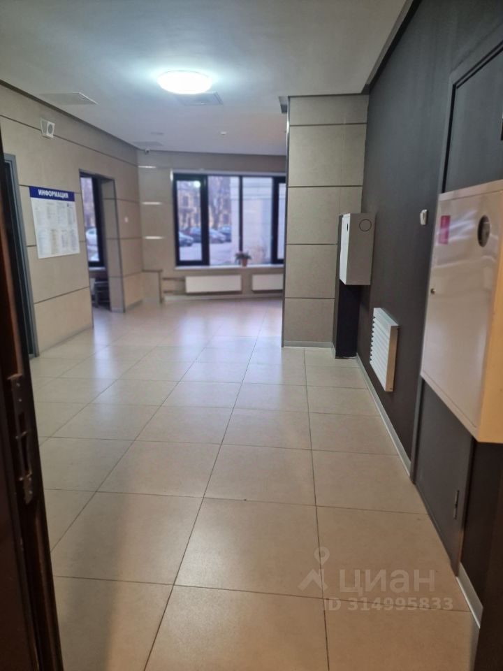 Продажа 2-комн квартиры на вторичном рынке Изумрудная улица, 24