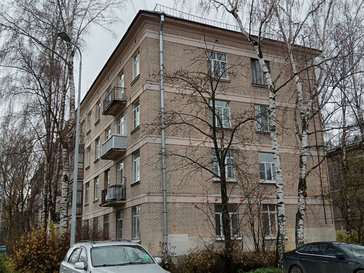 Продажа 2-комн квартиры на вторичном рынке Колпино, проспект Ленина, 38