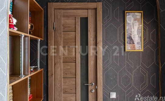 Продажа 1-комн квартиры на вторичном рынке Юбилейный, Малая Комитетская улица,  д. 15