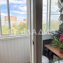 Продажа 2-комн квартиры на вторичном рынке Петрозаводская улица,  д. 5 к3