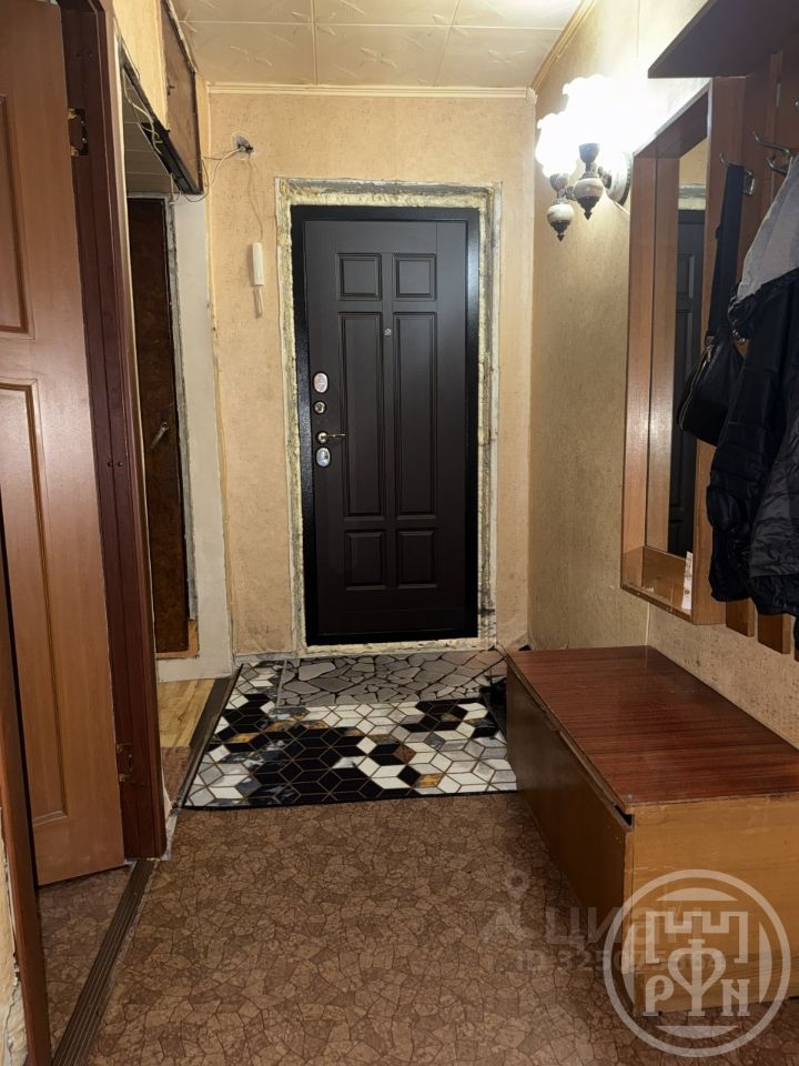 Продажа 3-комн квартиры на вторичном рынке пос. Романовка, 17