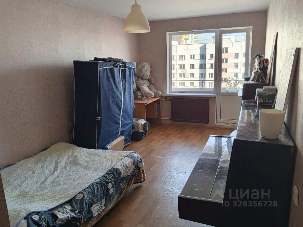 Продажа 2-комн квартиры на вторичном рынке Имени Свердлова пгт, проезд Западный, 12