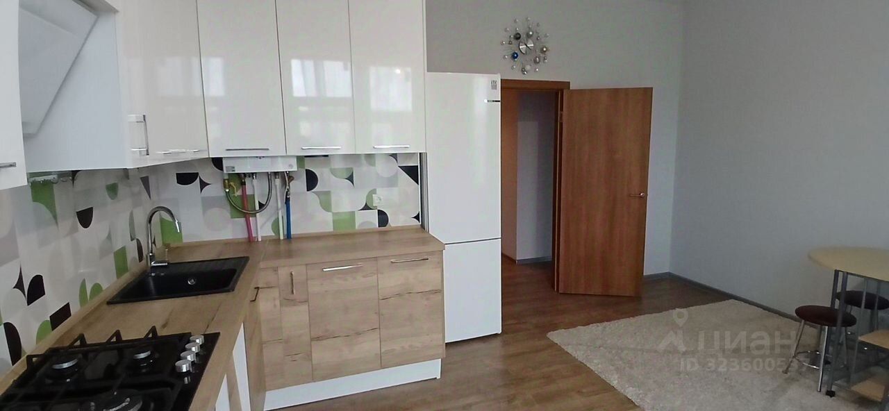 Продажа 3-комн квартиры на вторичном рынке пос. Мещерино, улица 4-й квартал, 10