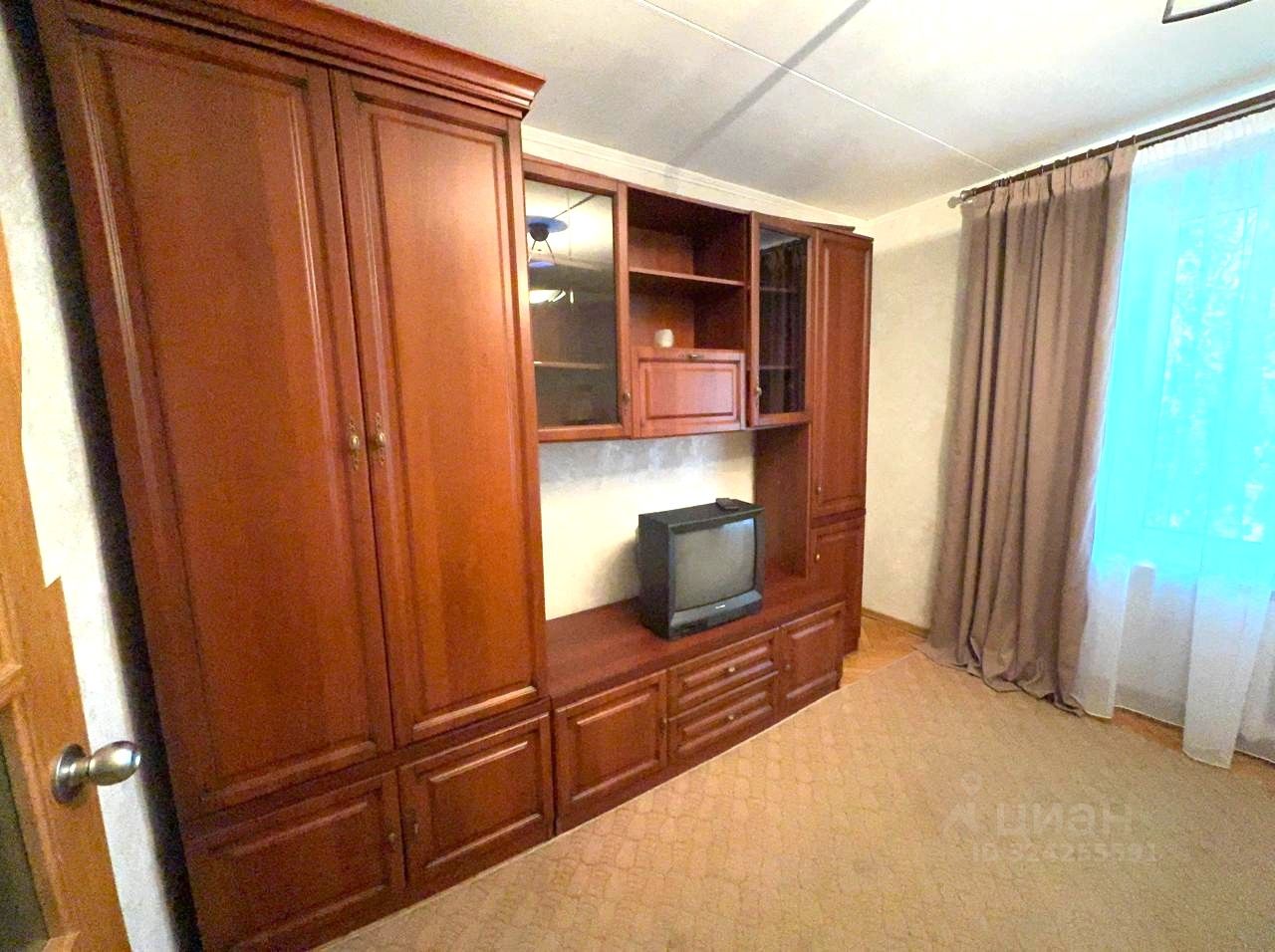 Продажа 2-комн квартиры на вторичном рынке Беломорская улица, 8