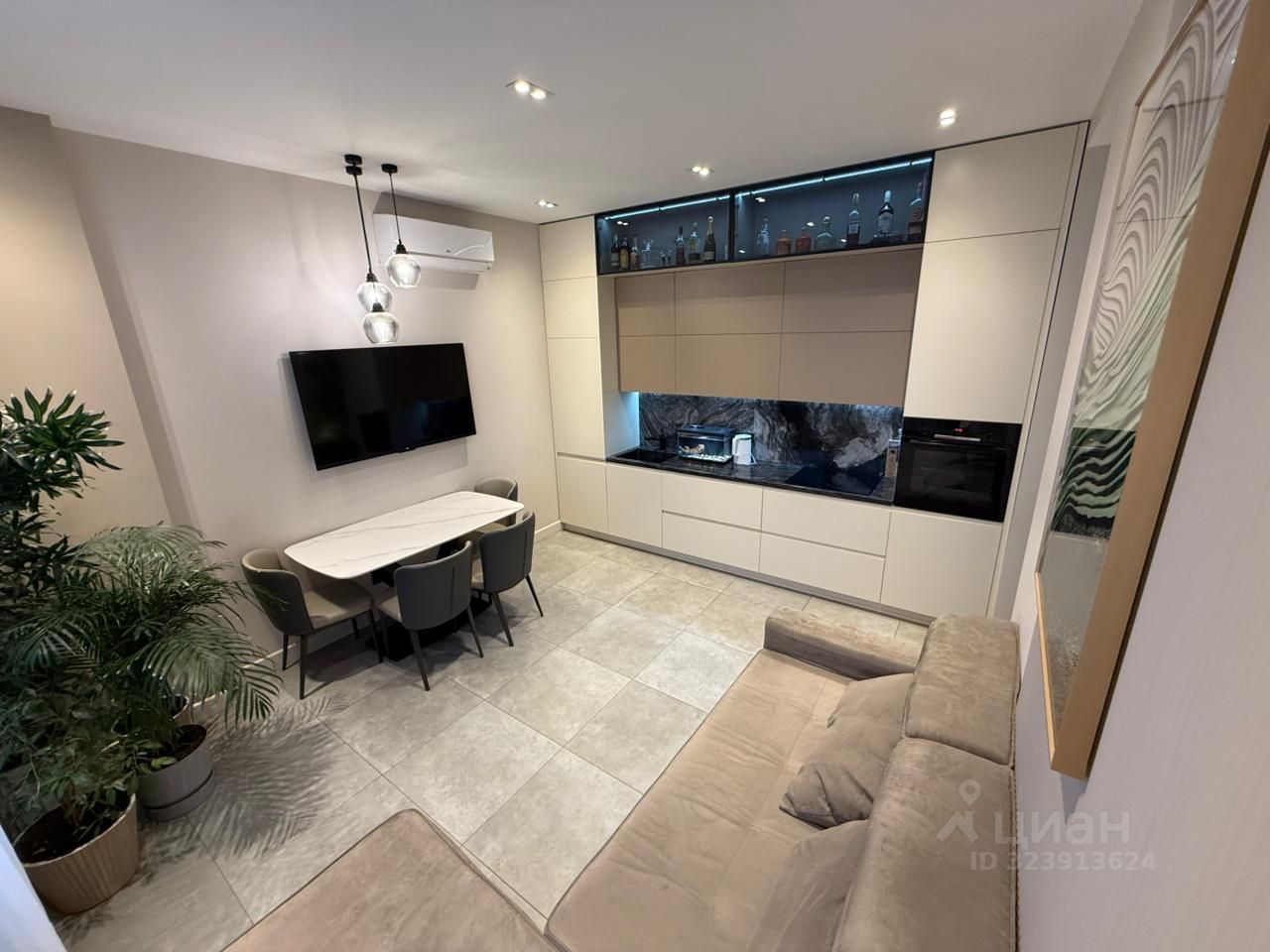 Продажа 2-комн квартиры на вторичном рынке улица Авиаконструктора Сухого, 2к1