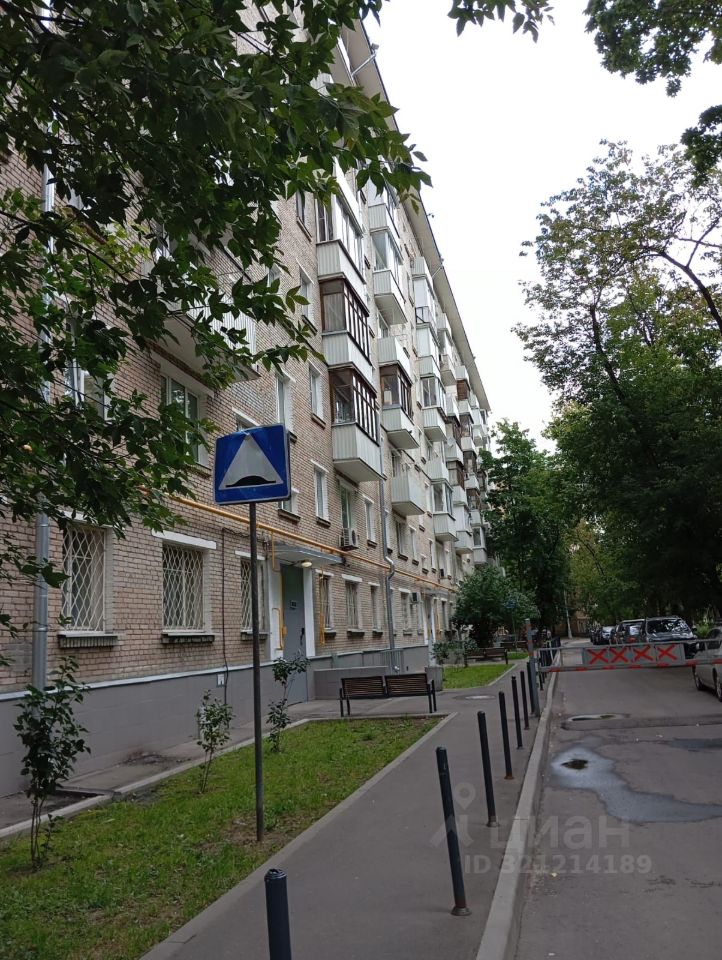 Продажа 2-комн квартиры на вторичном рынке улица Бориса Галушкина, 21