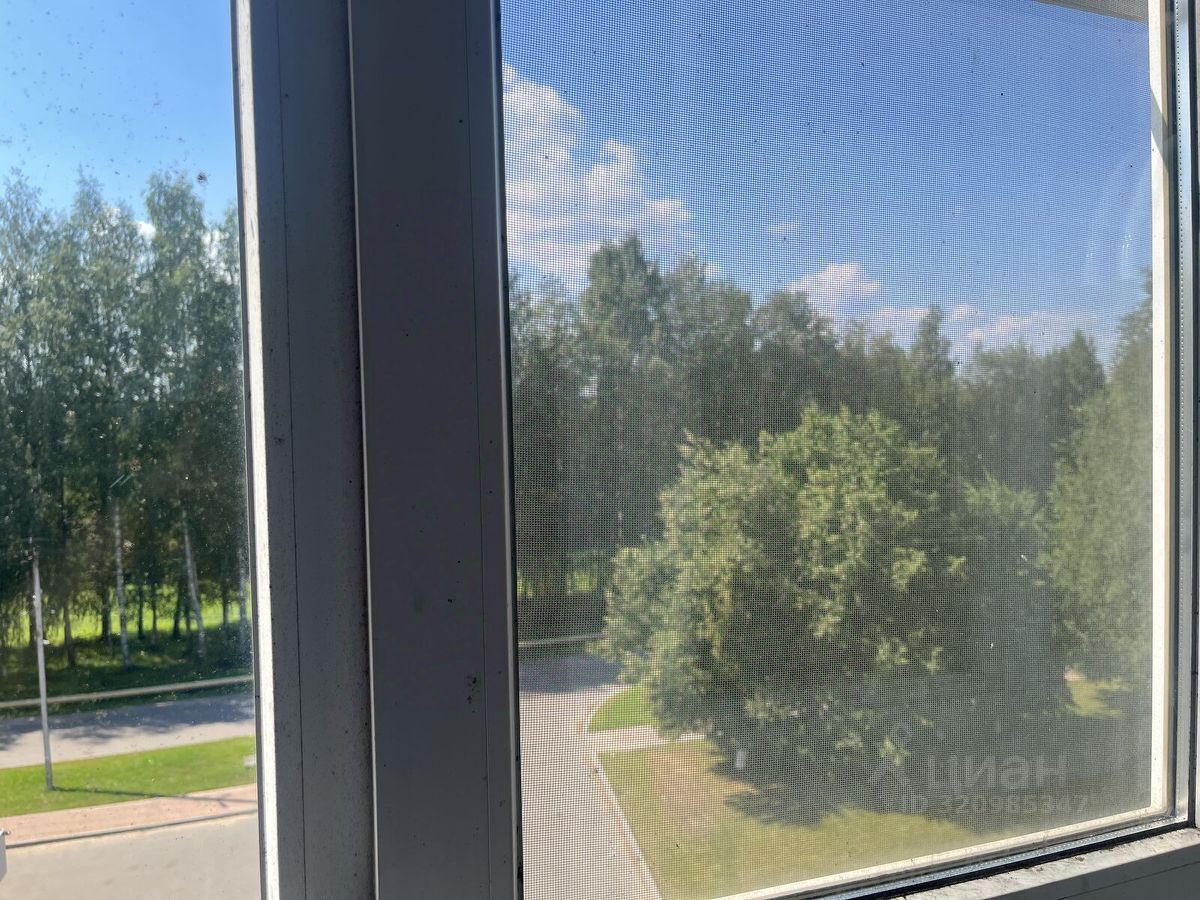 Продажа 4-комн квартиры на вторичном рынке Дубровка пгт, улица Томилина, 5