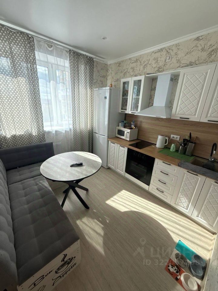 Продажа 3-комн квартиры на вторичном рынке улица Харлампиева, 50к1