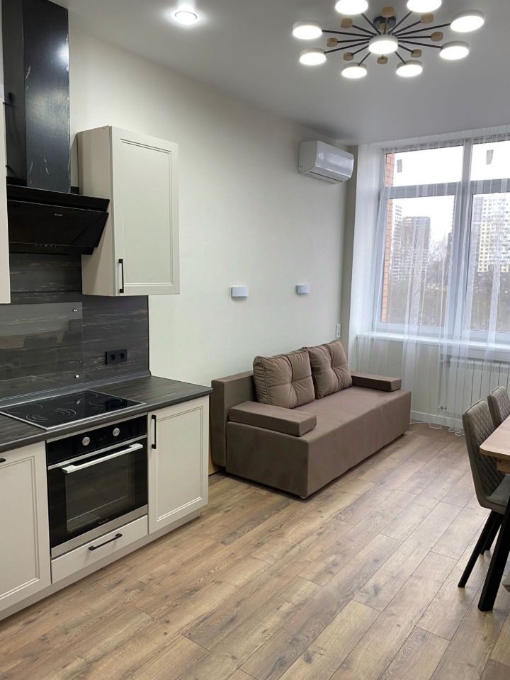 Аренда 2-комн квартиры на вторичном рынке Международный кв-л, Клязьма-Старбеево мкр, улица Береговая, 6