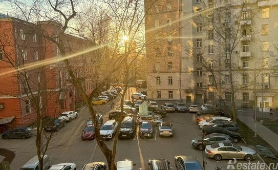 Продажа 3-комн квартиры на вторичном рынке Варшавское ш,  д. 2