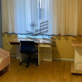 Аренда 3-комн квартиры на вторичном рынке улица Декабристов,  д. 22-24