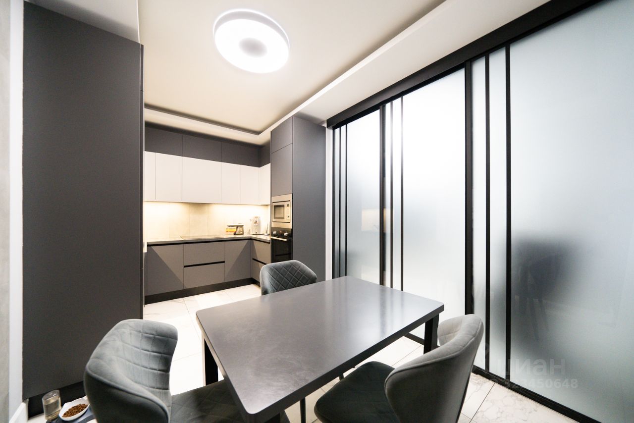 Продажа 3-комн квартиры на вторичном рынке набережная Академика Туполева, 15