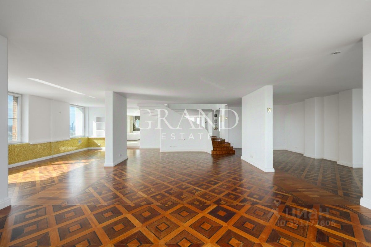 Продажа 6-комн квартиры на вторичном рынке Зоологическая улица, 22