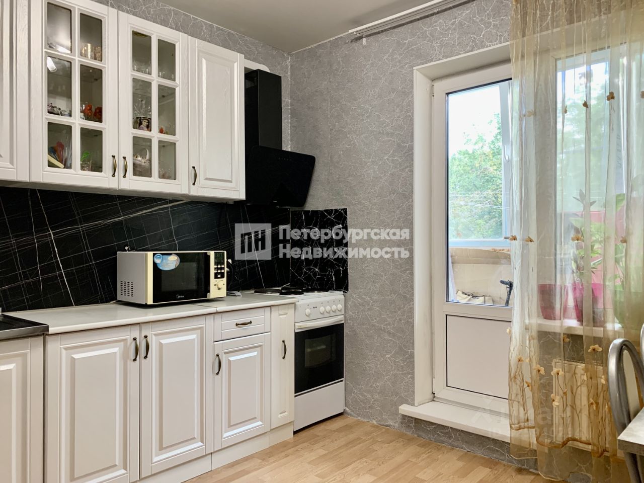 Продажа 2-комн квартиры на вторичном рынке пос. Шушары, Московское шоссе, 246А