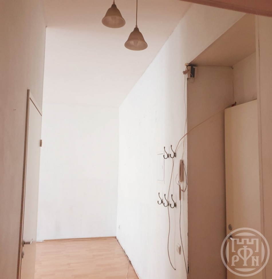 Аренда 2-комн квартиры на вторичном рынке Колокольная ул. ,  д. 15