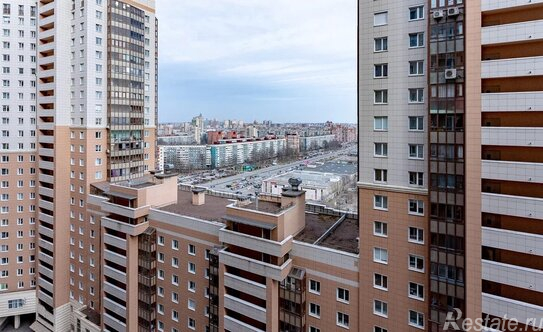 Продажа 3-комн квартиры на вторичном рынке Есенина ул,  д. 1,  к. 1