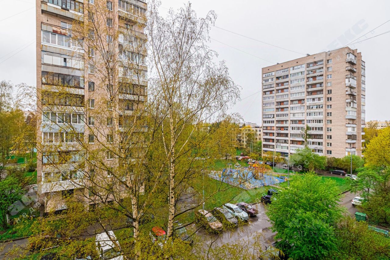 Продажа 4-комн квартиры на вторичном рынке улица Летчика Пилютова, 23