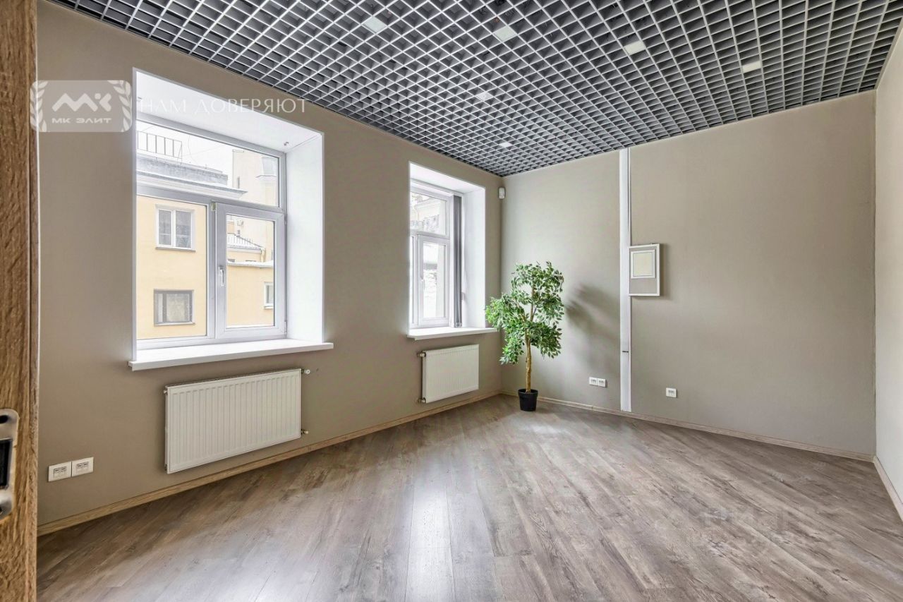 Продажа 3-комн квартиры на вторичном рынке Шпалерная улица,  д. 26