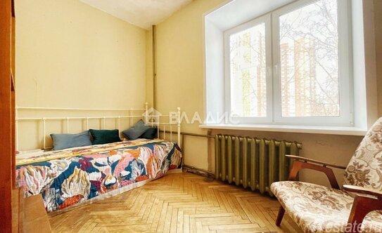 Продажа 2-комн квартиры на вторичном рынке улица Марии Ульяновой,  д. 21 к2